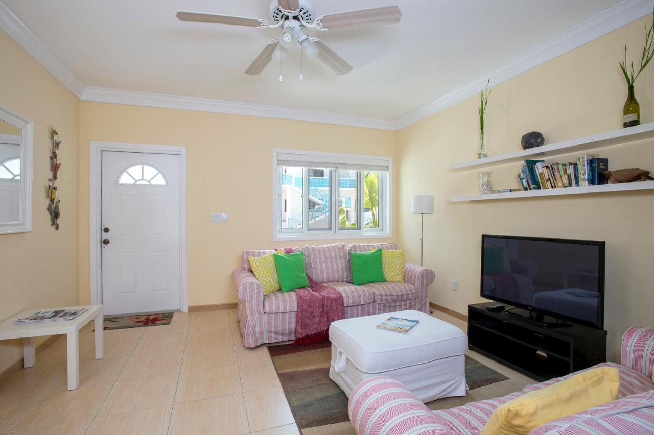 Sir Charles Guest House Palmetto Point Bagian luar foto