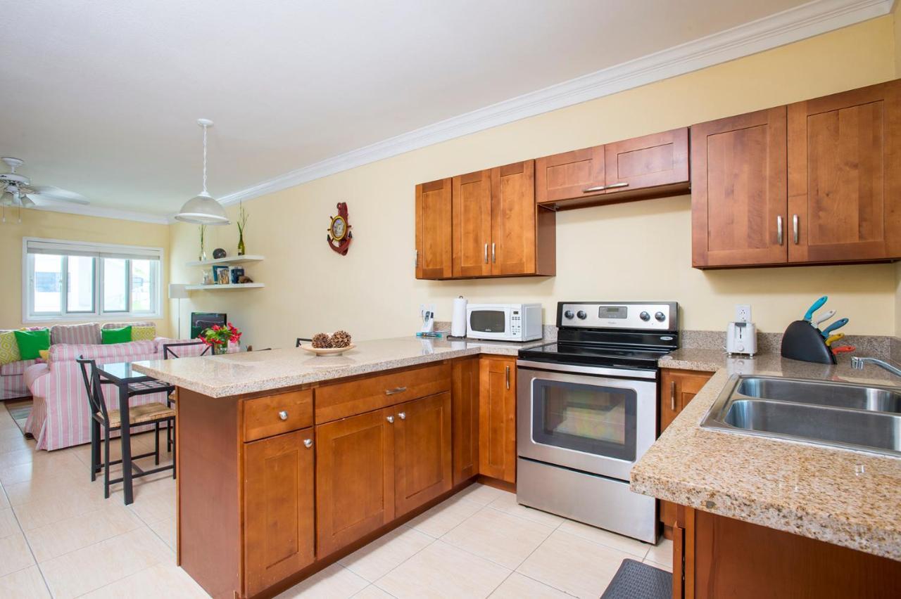 Sir Charles Guest House Palmetto Point Bagian luar foto