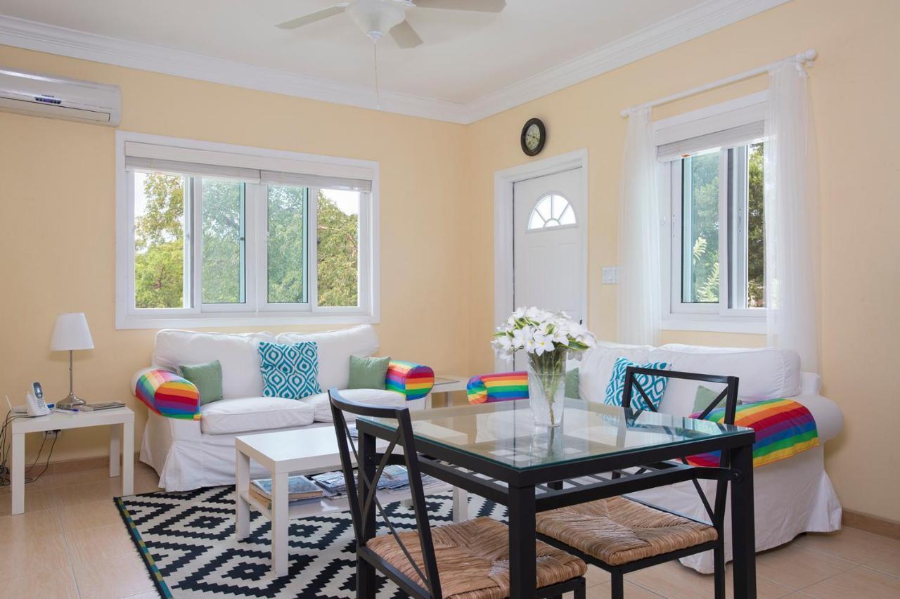 Sir Charles Guest House Palmetto Point Bagian luar foto