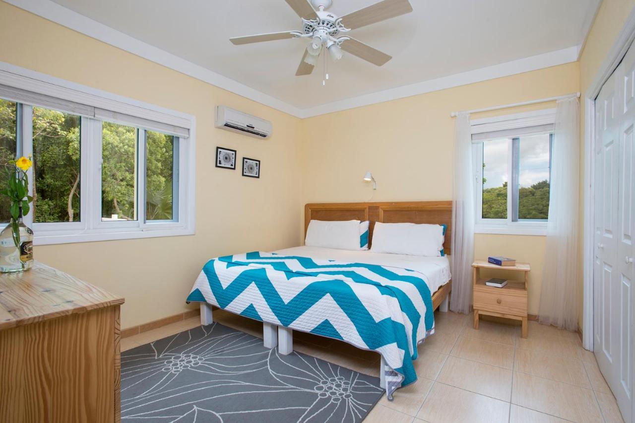Sir Charles Guest House Palmetto Point Bagian luar foto