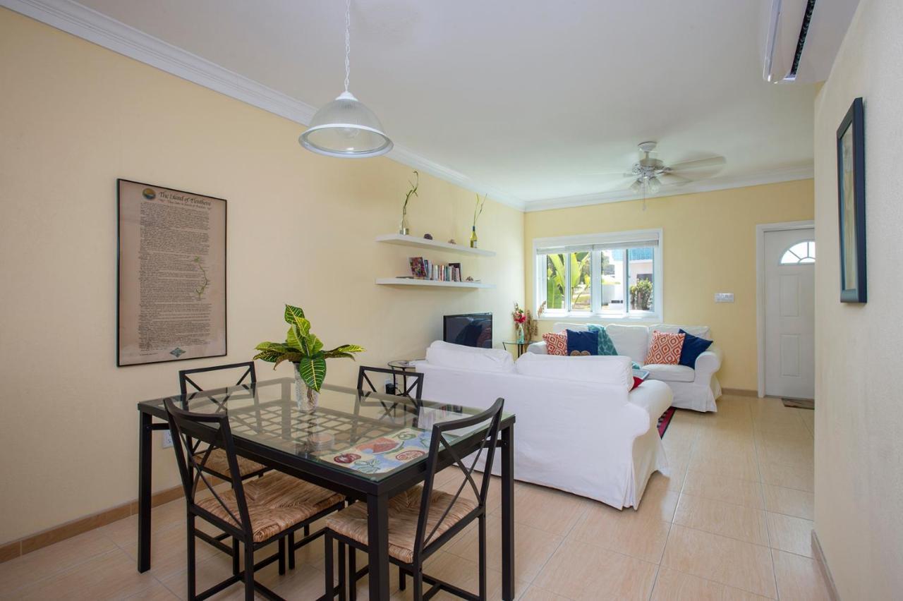 Sir Charles Guest House Palmetto Point Bagian luar foto