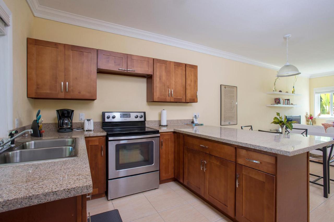 Sir Charles Guest House Palmetto Point Bagian luar foto