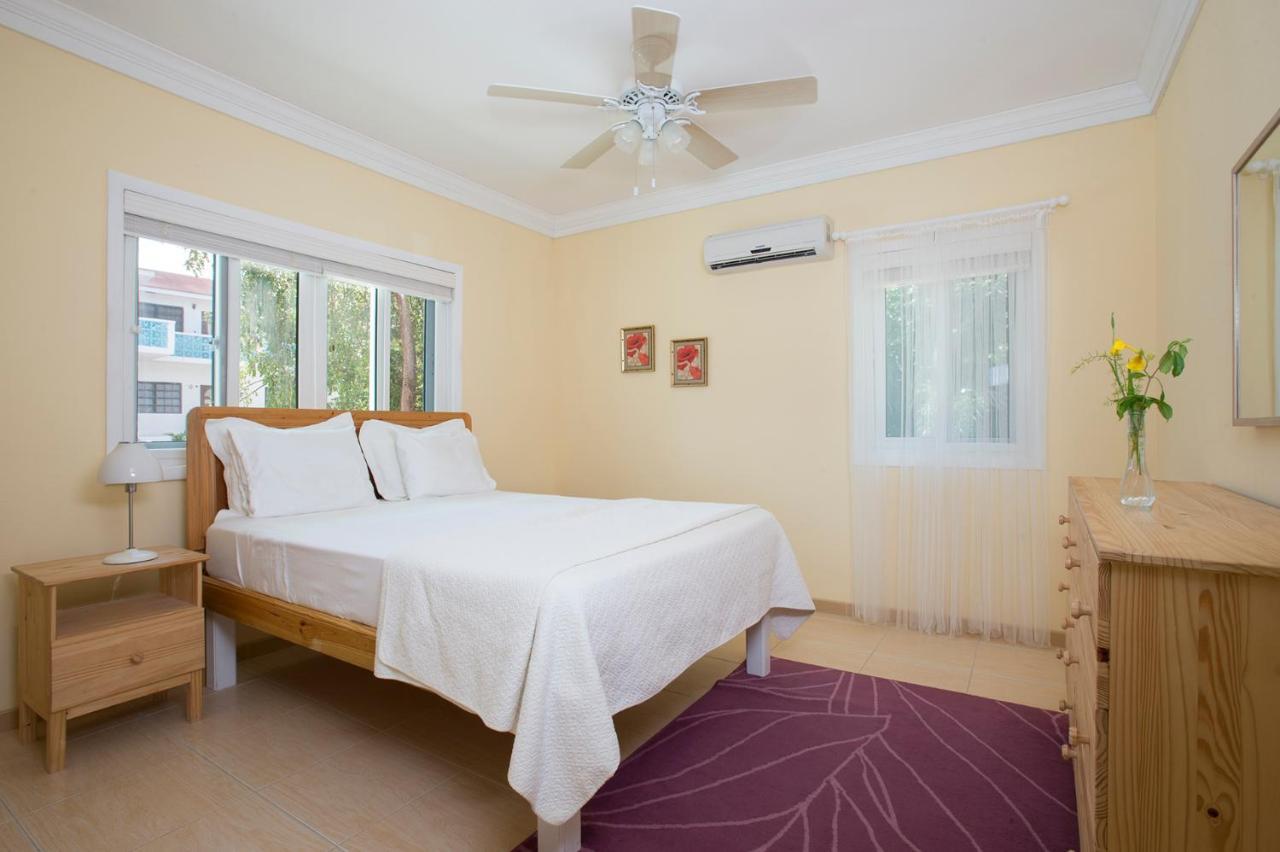 Sir Charles Guest House Palmetto Point Bagian luar foto